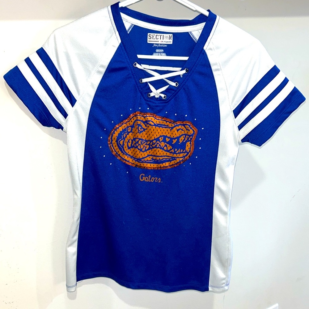 Gator shirt, non-stretch and a size small